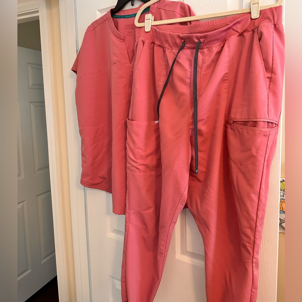 Original Pink Fabletics Scrubs Set XXL